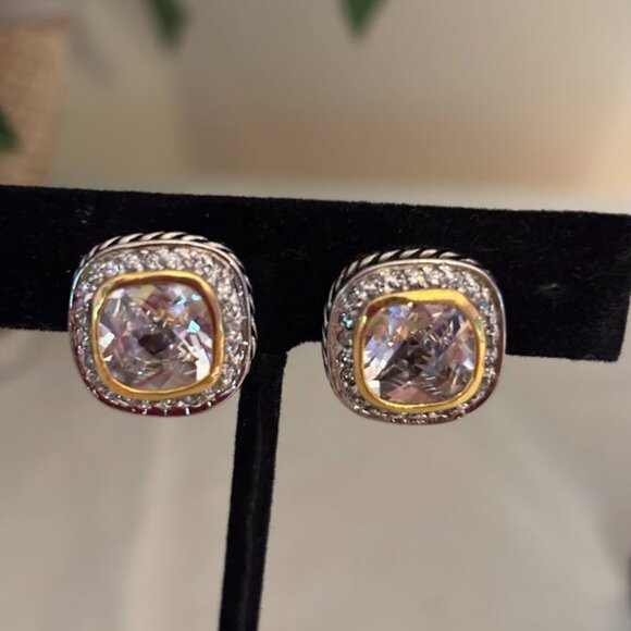 NEW Set of Clear Color Pierced Earrings and Pendant with Chain (21") and Pouch - Picture 16 of 16